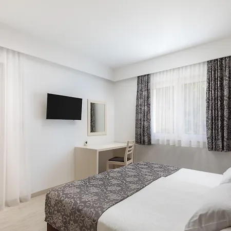Tamaris Hotel